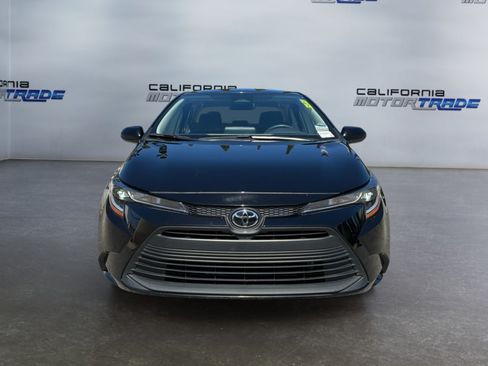 Used 2025 Toyota Corolla LE FWD image 2