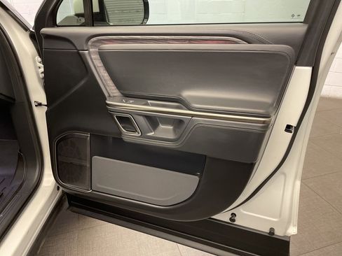 Used 2022 Rivian R1T Launch Edition image 32