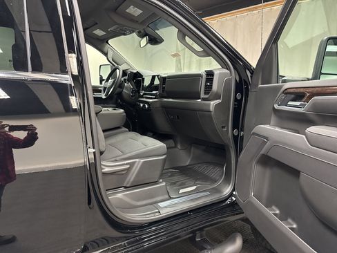 New 2026 GMC Sierra 2500 SLE w/ SLE Value Package; image 16
