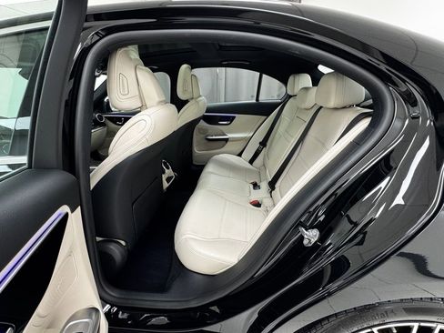 Used 2022 Mercedes-Benz C 300 4MATIC Sedan image 12