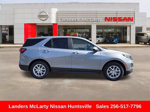 Used 2024 Chevrolet Equinox LT AWD/4WD image 2