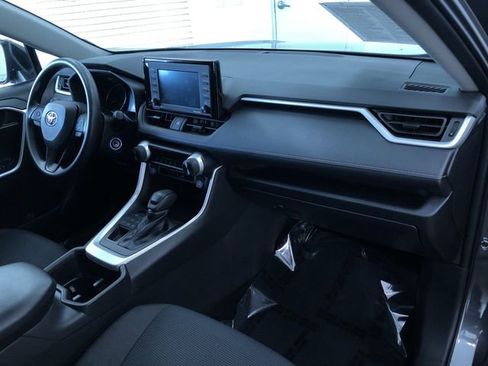 Certified 2022 Toyota RAV4 LE image 23