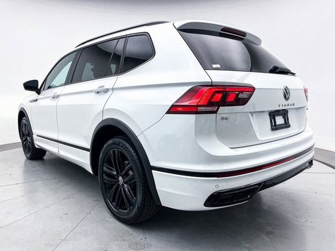 Used 2022 Volkswagen Tiguan SE R-Line image 15
