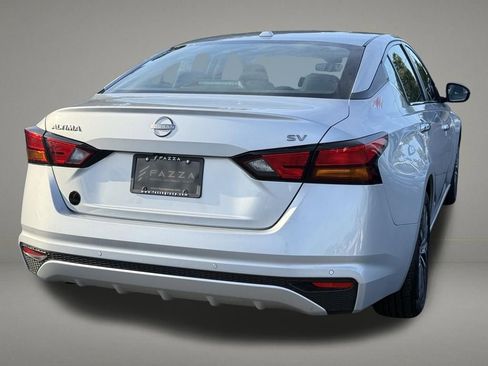 Used 2023 Nissan Altima 2.5 SV image 5