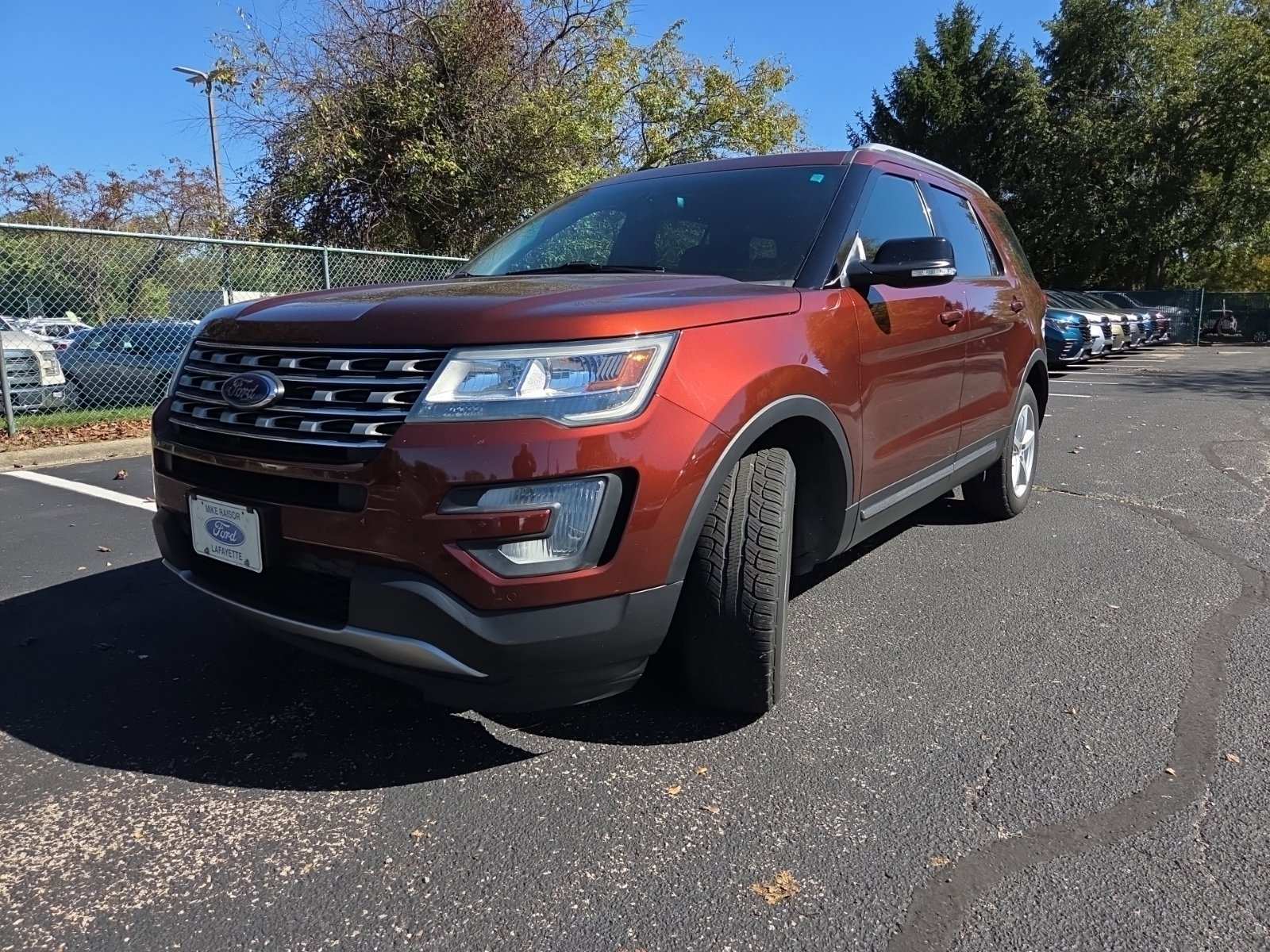 Used 2016 Ford Explorer XLT w/ Equipment Group 202A AWD/4WD image 12