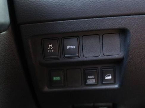Used 2016 Nissan Rogue S AWD/4WD image 19