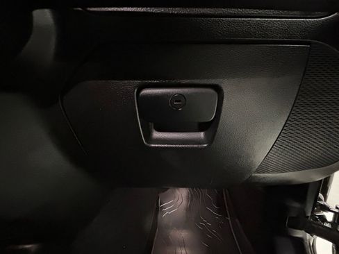 Used 2022 Jeep Wrangler Sport S image 24