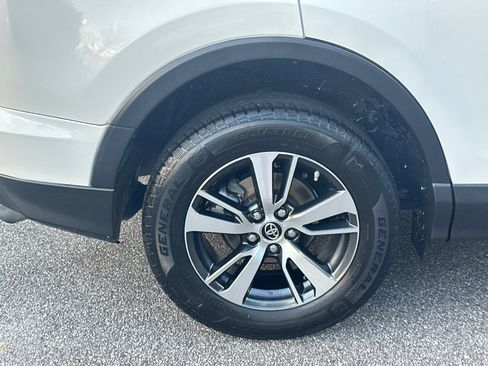 Used 2018 Toyota RAV4 XLE image 17