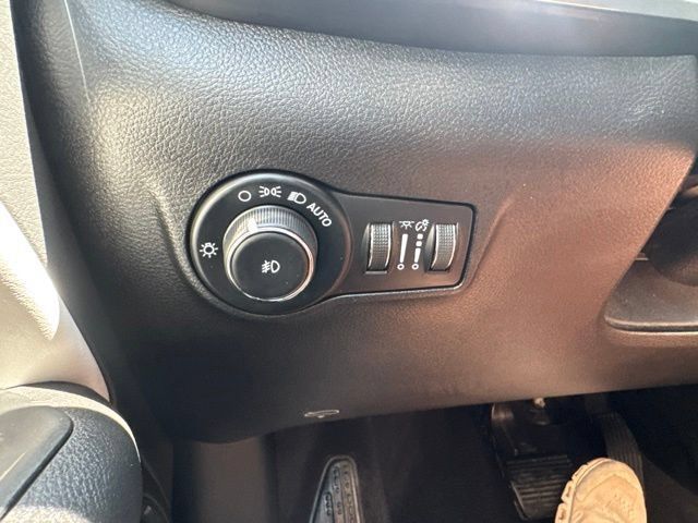 Used 2022 Jeep Compass Limited AWD/4WD image 37