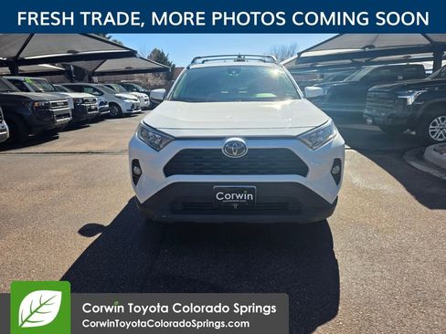 Used 2019 Toyota RAV4 XLE Premium image 2