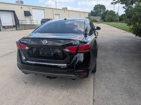 Used 2022 Nissan Altima 2.5 SR FWD image 2