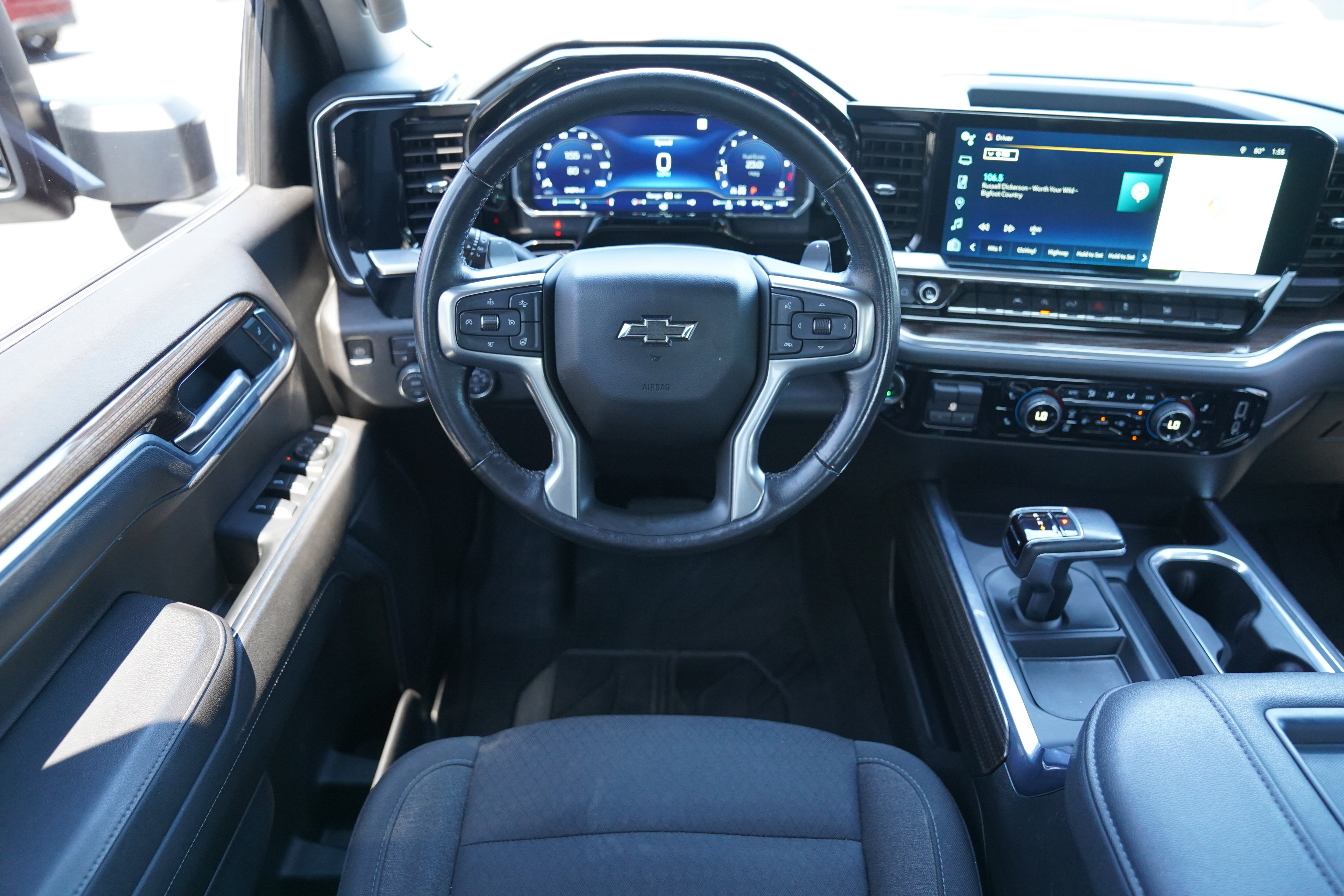 Used 2022 Chevrolet Silverado 1500 RST AWD/4WD image 11