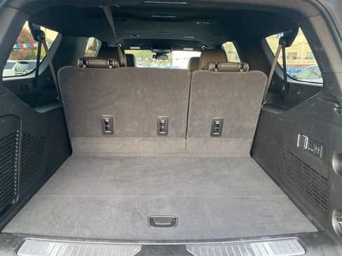 Used 2025 Chevrolet Suburban Premier image 16