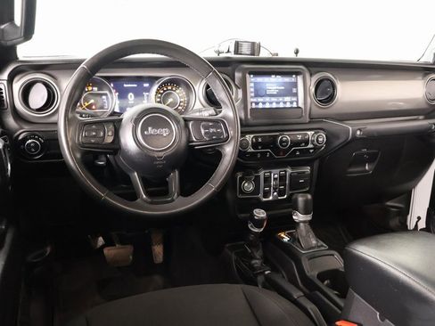 Used 2023 Jeep Gladiator Willys image 2