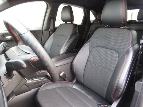 Used 2024 Ford Escape ST-Line w/ Tech Pack #1 AWD/4WD image 12