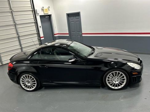 Used 2006 Mercedes-Benz SLK 55 AMG image 9
