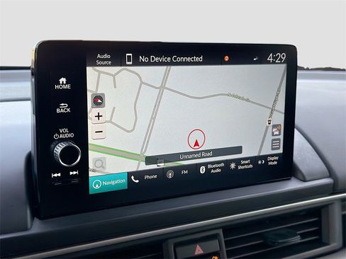 Used 2024 Honda Pilot Touring image 13