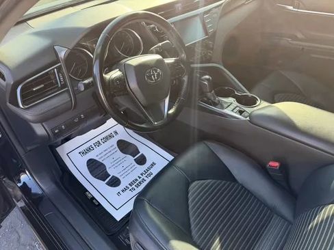 Used 2019 Toyota Camry SE FWD image 11