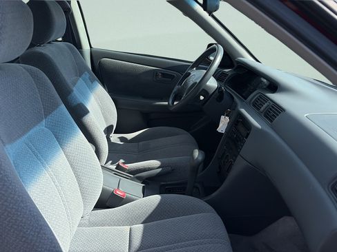 Used 2001 Toyota Camry LE w/ Value Pkg 3 FWD image 14