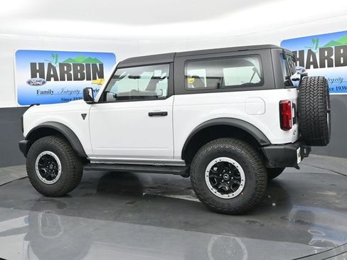 New 2026 Ford Bronco 2-Door w/ Sasquatch Package AWD/4WD image 3
