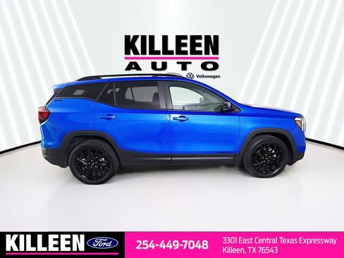 Used 2024 GMC Terrain SLE w/ Driver Convenience Package image 9