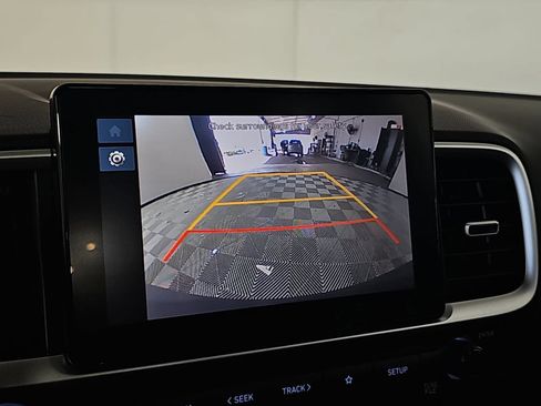 Used 2023 Hyundai Venue SE FWD image 21