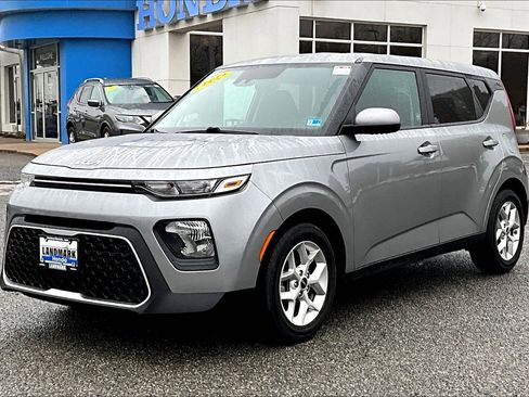 Used 2022 Kia Soul LX w/ Technology Package image 1