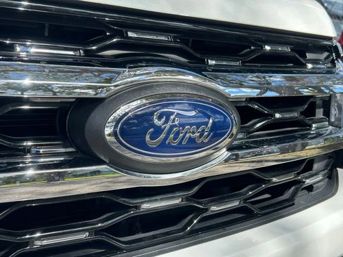 Used 2022 Ford Expedition Limited image 35