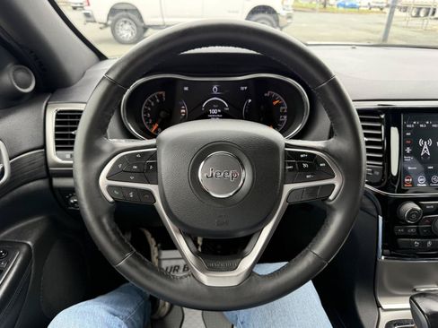 Used 2019 Jeep Grand Cherokee Altitude AWD/4WD image 15