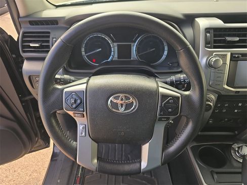 Used 2015 Toyota 4Runner Limited image 11