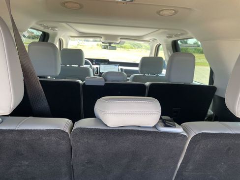 Used 2025 Ford Expedition Max Active RWD image 28