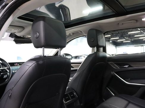 Used 2021 Jaguar F-PACE image 17