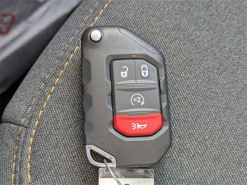 New 2025 Jeep Gladiator Sport image 32