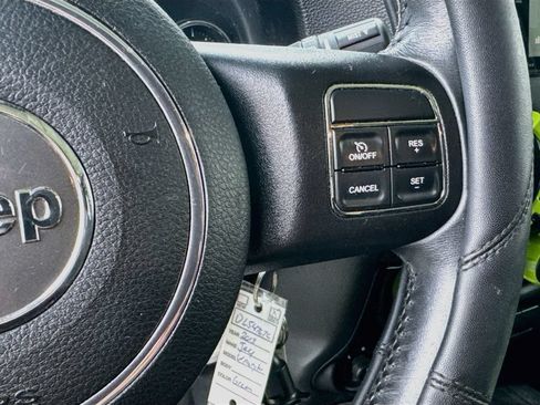 Used 2013 Jeep Wrangler Sport AWD/4WD image 13