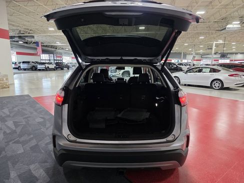 Used 2024 Ford Edge SEL w/ Convenience Package image 5