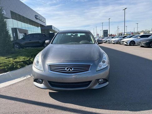 Used 2013 INFINITI G37 x w/ Premium Pkg image 2