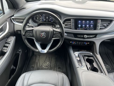 Used 2023 Buick Enclave Premium image 35