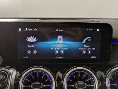 Used 2023 Mercedes-Benz GLB 250 4MATIC image 30