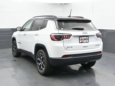 Used 2025 Jeep Compass Limited AWD/4WD image 10