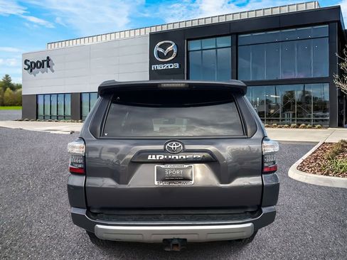 Used 2022 Toyota 4Runner TRD Off-Road Premium image 4