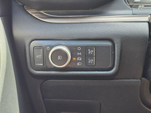 Used 2021 Ford Explorer Limited AWD/4WD image 18
