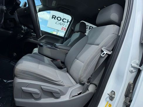 Used 2018 Chevrolet Silverado 1500 Custom w/ Custom Convenience Package AWD/4WD image 8
