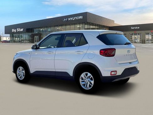 New 2026 Hyundai Venue SE FWD image 4
