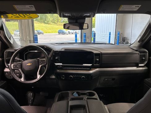 Used 2023 Chevrolet Silverado 1500 LT AWD/4WD image 11