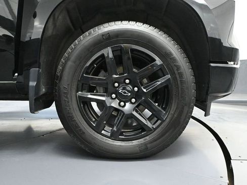 Used 2023 Chevrolet Silverado 1500 Custom image 16