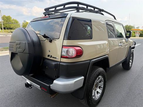 Used 2014 Toyota FJ Cruiser 4WD w/ Convenience Package image 22