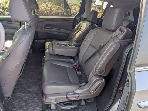 Certified 2024 Honda Odyssey EX-L image 9