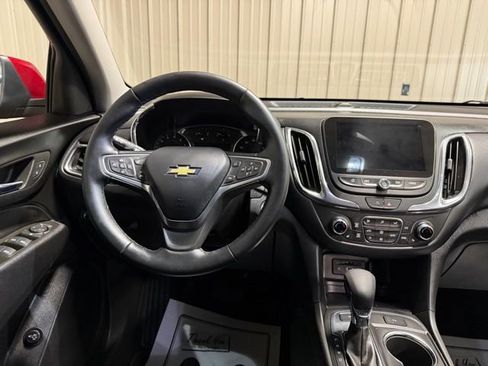 Used 2023 Chevrolet Equinox LT image 30