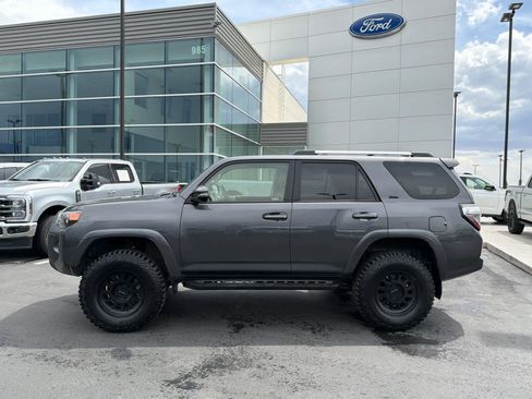 Used 2021 Toyota 4Runner SR5 Premium w/ Moonroof Package AWD/4WD image 13