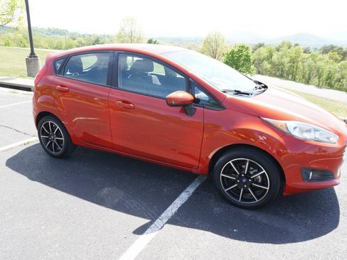 Used 2019 Ford Fiesta SE w/ Equipment Group 201A image 3